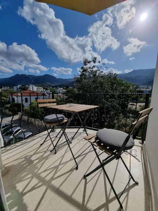 Gems'S Apartment - Luxury 3 Bedroom Penthouse With Pool Karavas  Exterior photo