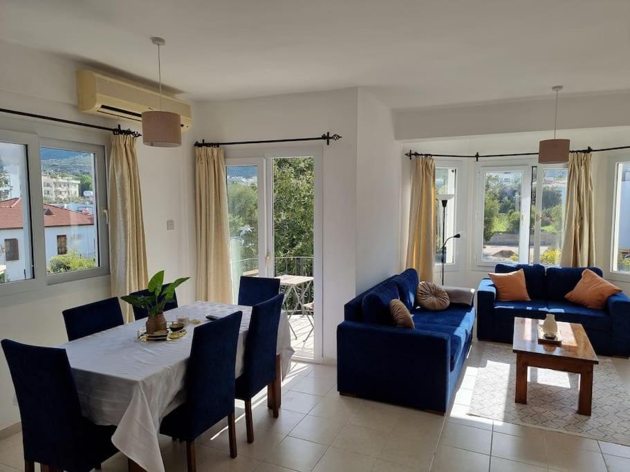 Gems'S Apartment - Luxury 3 Bedroom Penthouse With Pool Karavas  Exterior photo