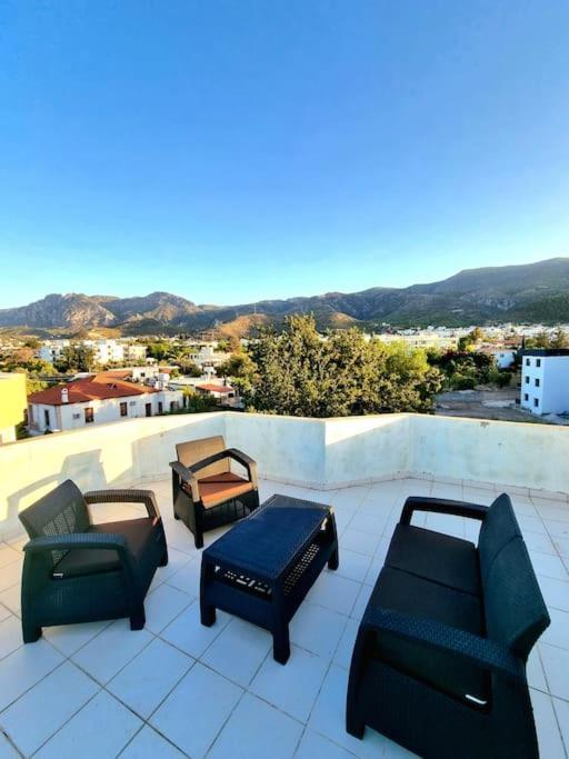 Gems'S Apartment - Luxury 3 Bedroom Penthouse With Pool Karavas  Exterior photo