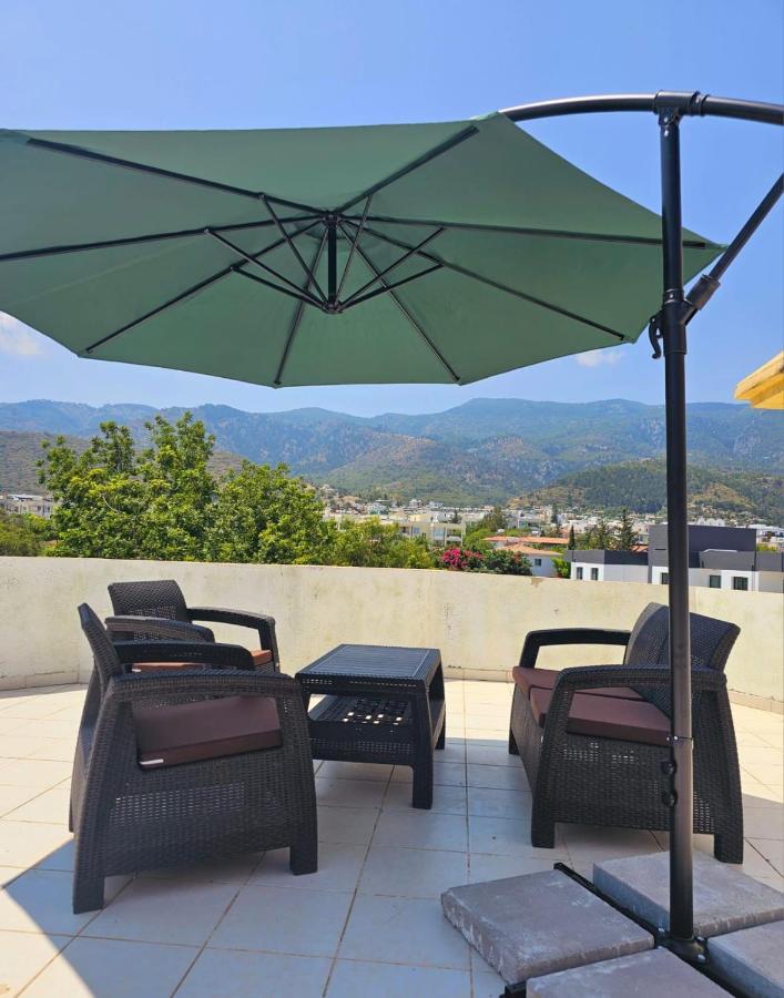 Gems'S Apartment - Luxury 3 Bedroom Penthouse With Pool Karavas  Exterior photo