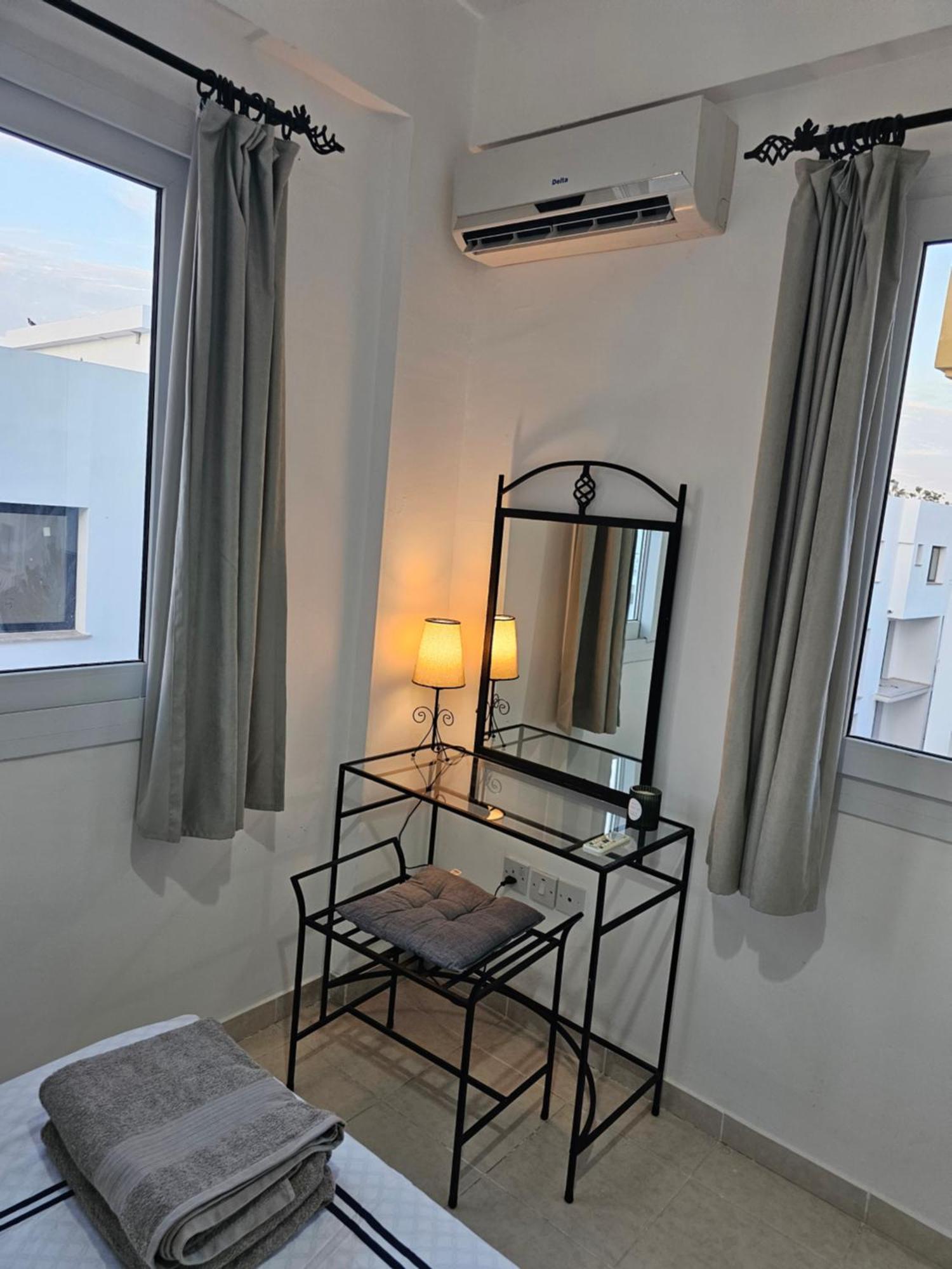 Gems'S Apartment - Luxury 3 Bedroom Penthouse With Pool Karavas  Exterior photo